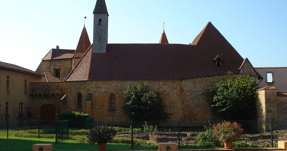 Charlieu — photo réelle (Wikimedia Commons, Jon Lanthanberg)