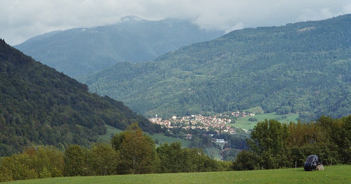 Crêts en Belledonne — photo réelle (Wikimedia Commons, Eymery)