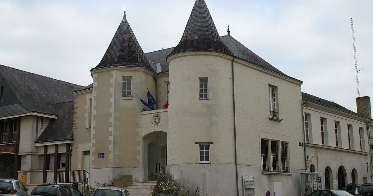 Doué-en-Anjou — photo réelle (Wikimedia Commons, Llann Wé²)