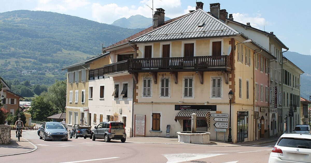 Grand-Aigueblanche — photo réelle (Wikimedia Commons, B. Brassoud)