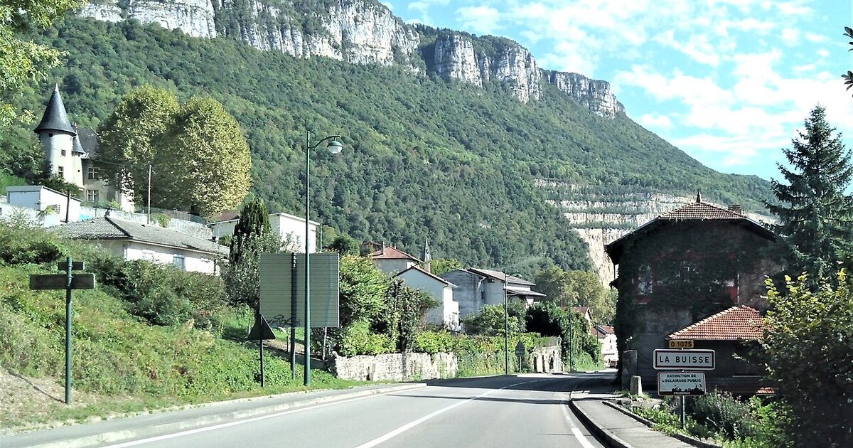 La Buisse — photo réelle (Wikimedia Commons, Jean-Paul Corlin)