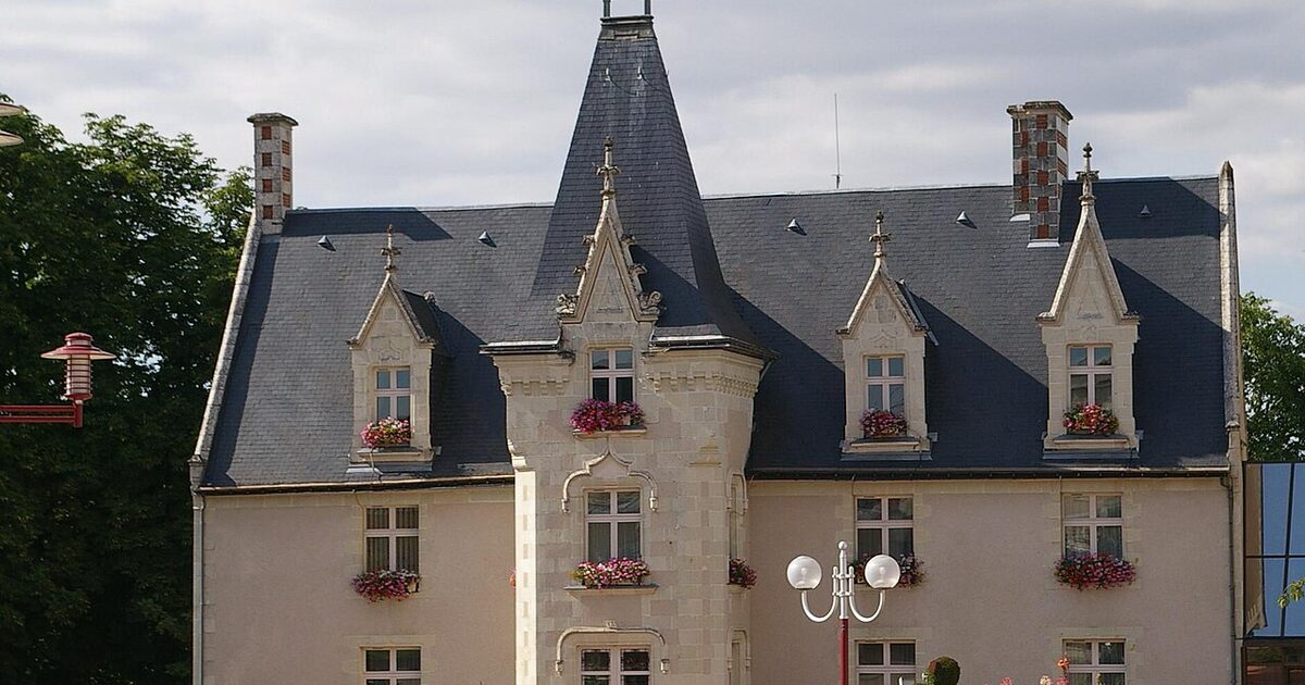 Montreuil-Juigné — photo réelle (Wikimedia Commons, Kassander der Minoer)