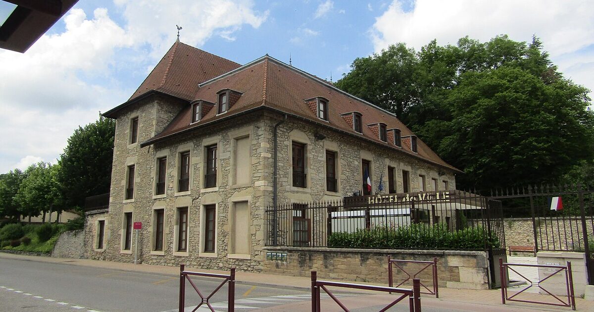 Ruy-Montceau — photo réelle