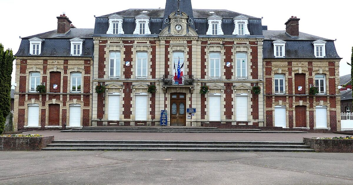 Saint-Aubin-lès-Elbeuf — photo réelle (Wikimedia Commons, Bärbel Miemietz)