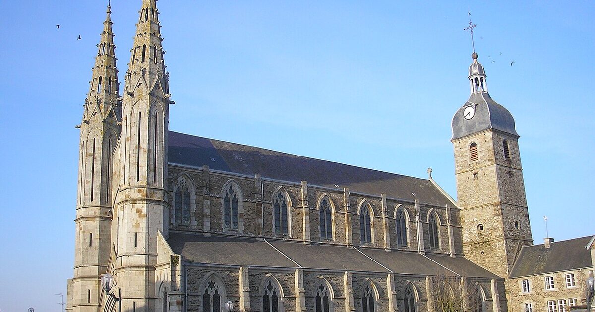 Saint-James — photo réelle (Wikimedia Commons, Ikmo-ned)