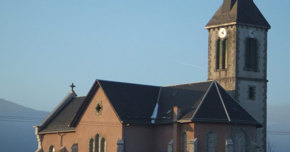 Vallières-sur-Fier — photo réelle (Wikimedia Commons, Kilom691)