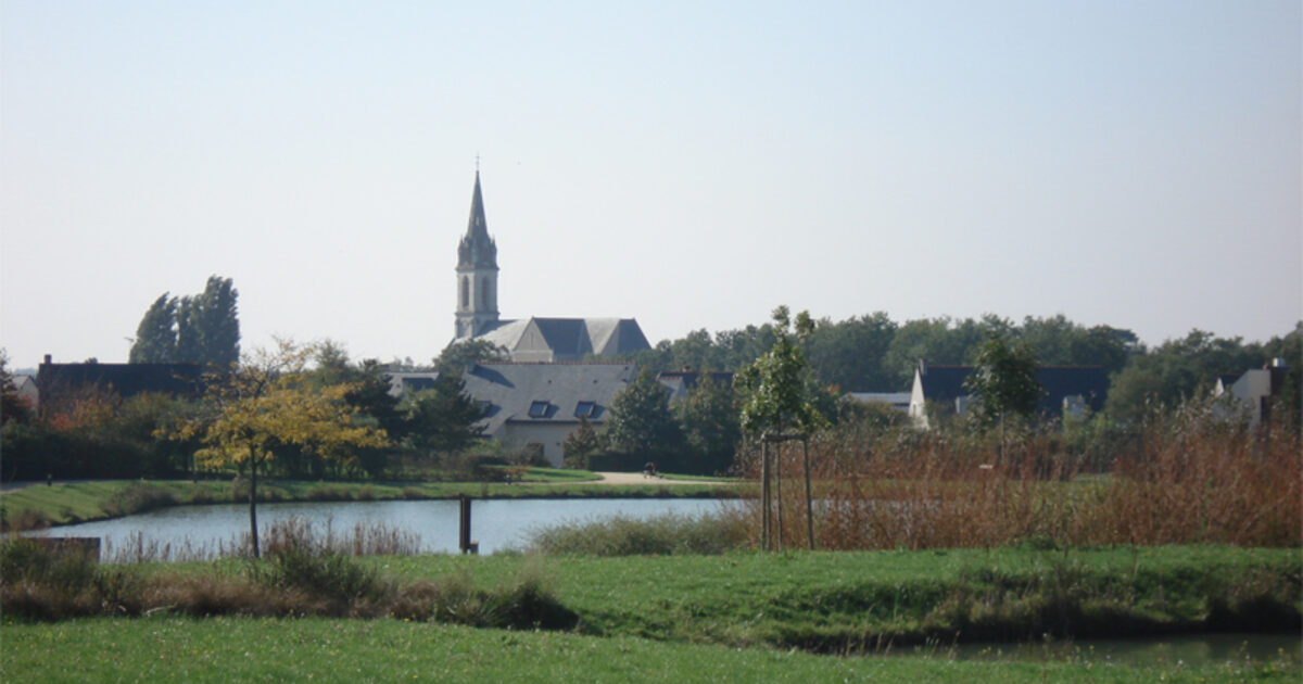 Verrières-en-Anjou — photo réelle (Wikimedia Commons, Julien CHATELAIN)